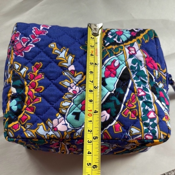 Vera Bradley Quilted Cosmetic Bag with plastic lining - Picture 4 of 7